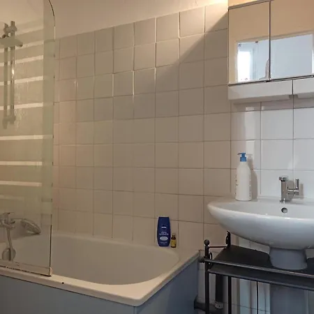 T2 Saint Cyprien 40m2 Indépendant, Quartier Sympa, 1er étage Sur 2, Terrasse *