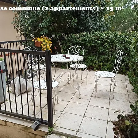 T2 Saint Cyprien 40m2 Indépendant, Quartier Sympa, 1er étage Sur 2, Terrasse Appartamento *